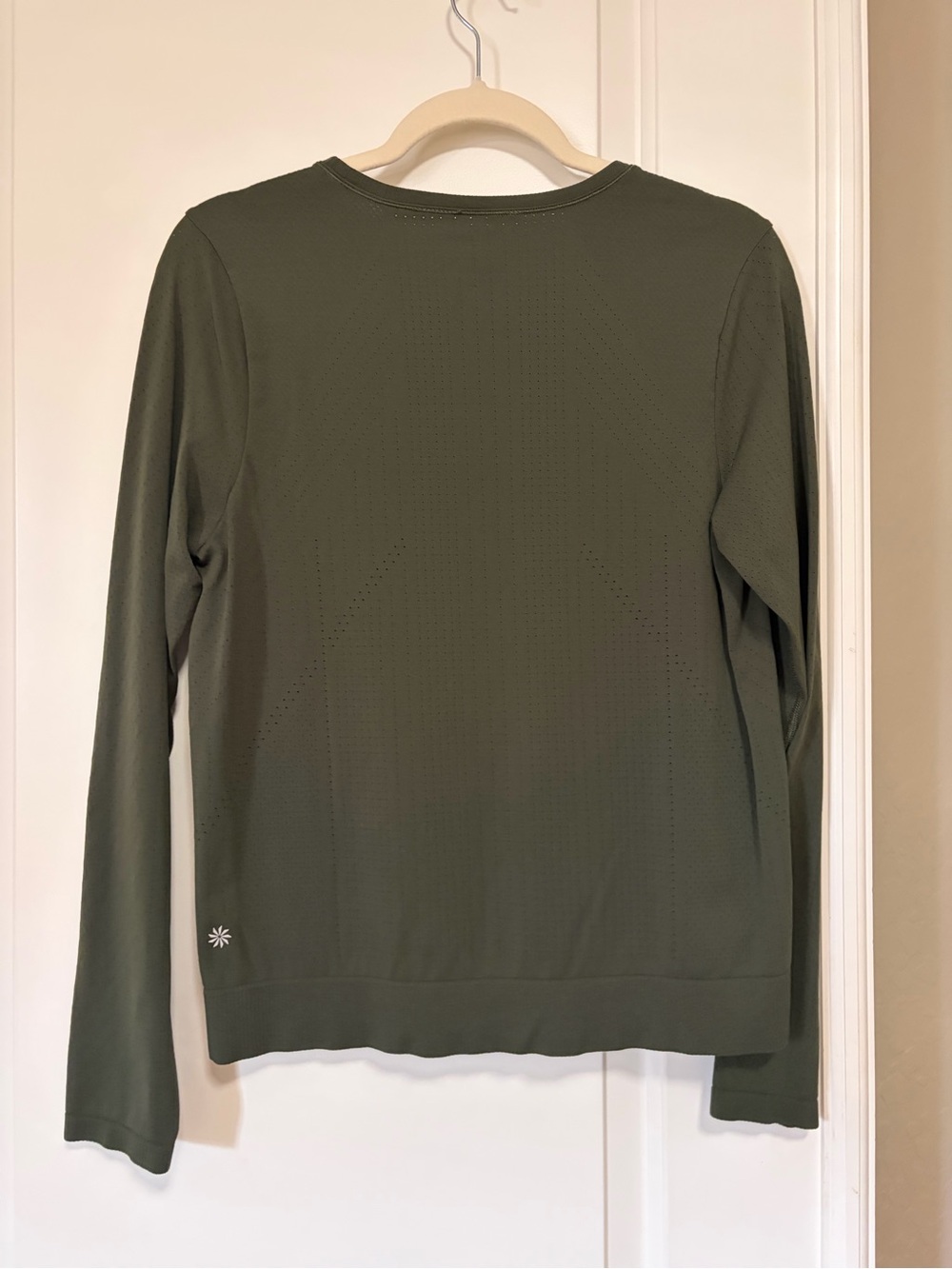 🤎🏃🏽♀️Athleta Olive Crewneck Lightweight Athletic wear L/S Top🧘🏽♀️🤎 - Picture 10 of 10